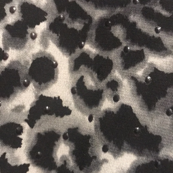 Chico’s Traveler Animal Print Top - Picture 3 of 5